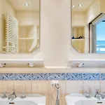 Διαμέρισμα Stunning 3-bedroom With Panoramic View *
