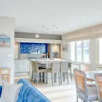 Stunning 3-bedroom With Panoramic View Διαμέρισμα De Haan