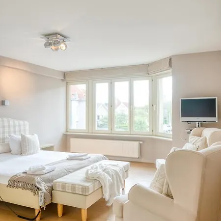 Apartment Stunning 3-bedroom With Panoramic View *