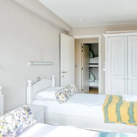 Stunning 3-bedroom With Panoramic View De Haan