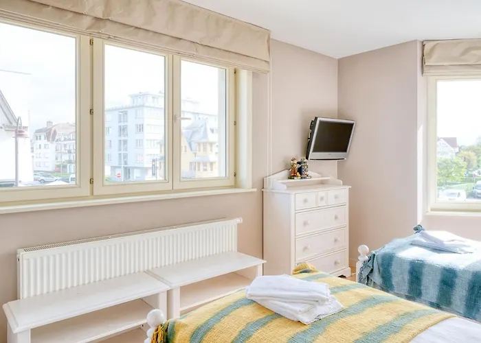 Apartment Stunning 3-bedroom With Panoramic View *