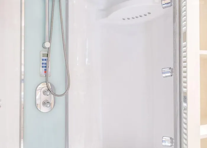 Stunning 3-bedroom With Panoramic View